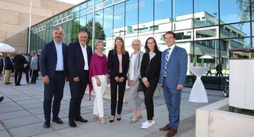 Gruppenfoto vor dem KUZ Mattersburg