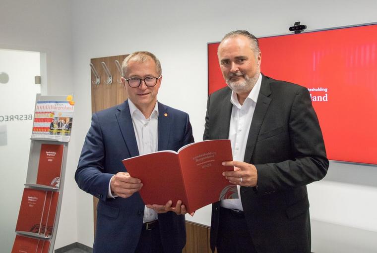 Aufsichtsratsvorsitzender LH Hans Peter Doskozil und Landesholding Burgenland-Geschäftsführer Hans Peter Rucker präsentierten die Eckdaten der Landesholding Burgenland. © Landesmedienservice Burgenland/Christian Gmasz