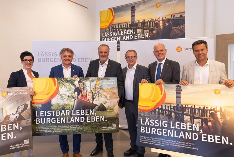 Landeshauptmann Doskozil präsentiert mit Landesholding Geschäftsführer Rucker und den Geschäftsführern aus den vier Bereichen Immobilien, Wirtschaft, Gesundheit sowie Tourismus die neue Kampagne.